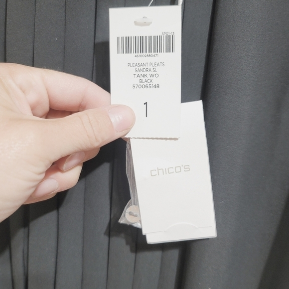 CHICO'S PLEASANT PLEATS SANDRA TANK IN BLACK, SZ 1 - Picture 3 of 9